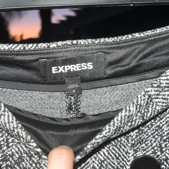 Express black and white skort - Picture 3 of 4